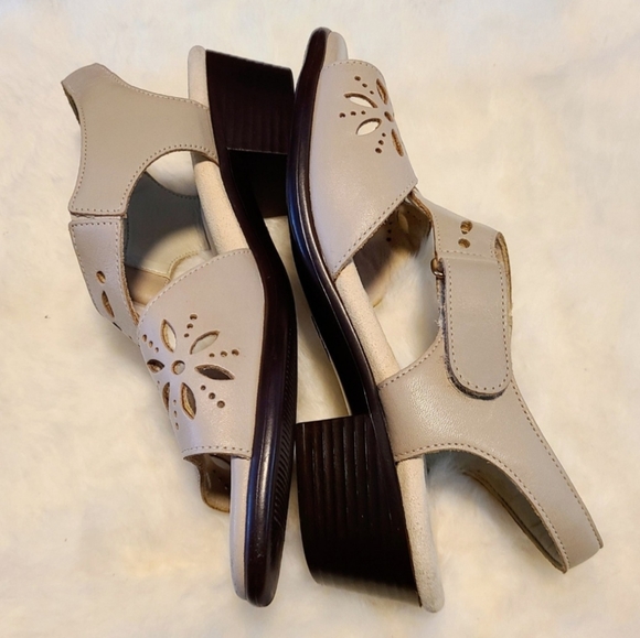 SAS Sunburst Heel Strap Sandal - Picture 9 of 10